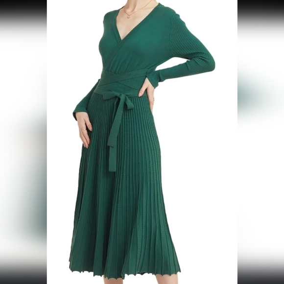 Elegant Green Wrap Dress Size Medium NWOT - Picture 2 of 8
